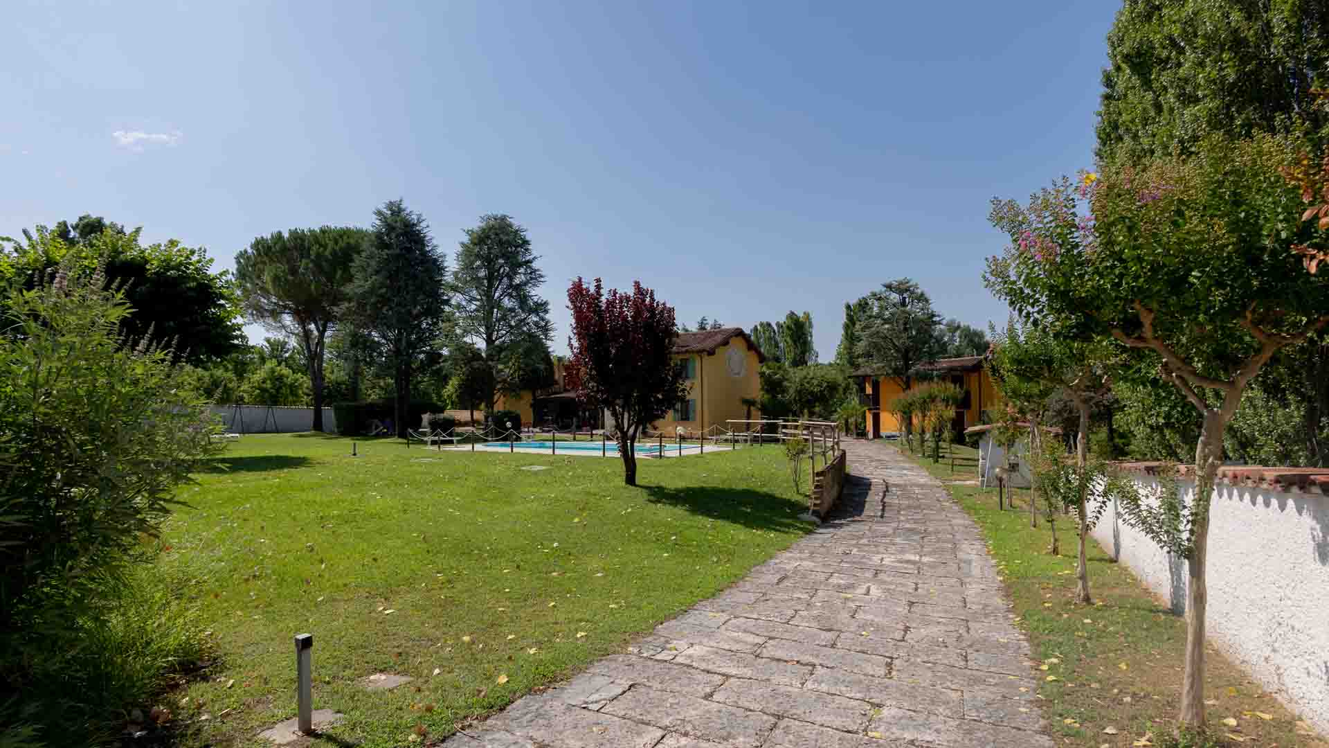 monzambano-piscina-2
